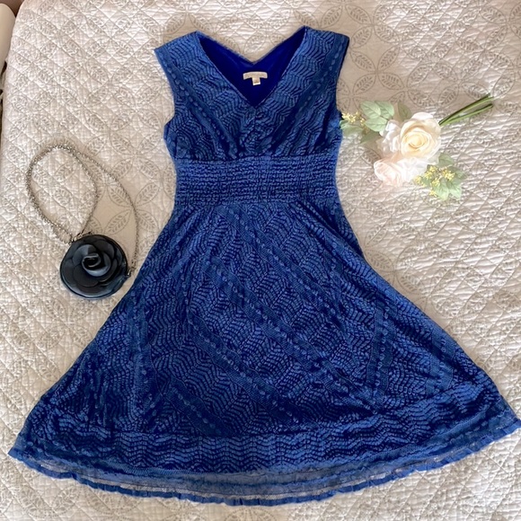 cb Dresses & Skirts - Periwinkle Blue Lace A-Line V-Neck MIDI Dress